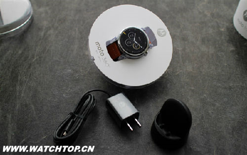那Moto 360二代表真帥 真機圖賞顏值秒所有 二代表 Moto 360 智能手表 熱點動態(tài)  第4張